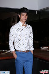 组图：金希澈吻郭雪芙 刘以豪翻醋坛也要吻戏