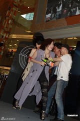 组图：谢天华黄宗泽争视帝 陈法拉玩玩具枪摆造型 