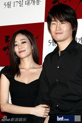 组图：韩片《钱的味道》首映 朴信惠允浩等助阵