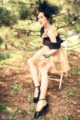 组图：于越化身森林精灵尽显妖娆身姿