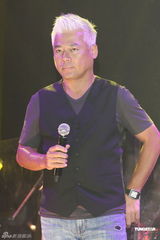 组图：巫启贤为新专辑开唱 30日将出席大炳追思会