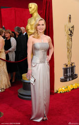 高清组图：奥斯卡红毯 凯特-温丝莱特银色礼服高贵
