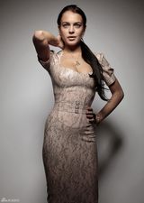 幻灯图：林赛-罗韩素色写真曝光 烟熏妆难掩衰老