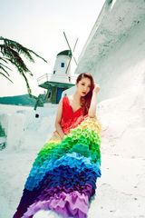 组图：秦丽海岛拍写真红唇热辣