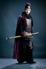 组图：《秀丽江山》李佳航盔甲亮相霸气十足