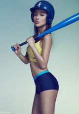 组图：贾青郭家铭助威奥运化身时尚剑客