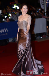 组图：韩国男女影星盛装参加釜山国际电影节