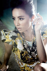 高清组图：蔡依林白发造型狂野 拍封面玩韩国风