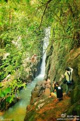 组图：陈赫拍婚照甜蜜花絮曝光 水中深情凝视