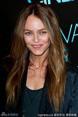 组图：帕拉迪丝走出情伤 新片巴黎首映