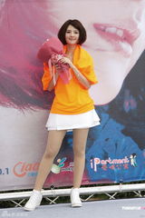 组图：郭静签唱会小秀舞技 最爱阳光型男 