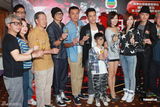 组图：《拳王》票房飘红 郑嘉颖胡定欣等现身庆功宴