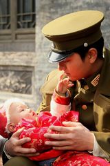 组图：《春桃的战争》贾乃亮马雅舒演绎乱世之爱