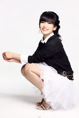 组图：秦海璐新年写真秀干练 笑容清新个性洒脱