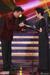 组图：黎耀祥凭《大太监》获最佳男主角 第三次封帝