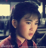 组图：“火玫瑰”温碧霞早年罕见青涩照