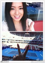 组图：苍井空现场观看李娜比赛 发微博加油鼓劲