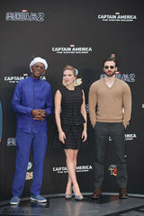 组图：《美国队长2》主创访华 斯嘉丽黑裙妩媚