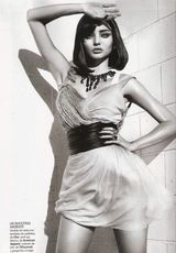 组图：超模米兰达-可儿登《Vogue》性感热辣