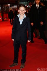 组图：群星助阵《杰克》首映礼 小正太西装抢镜