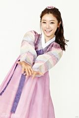 高清组图：GirlsDay穿传统韩服向粉丝拜年