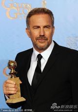 组图：科斯特纳凭《海菲茨》获迷你剧最佳男主