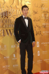 组图：Angelababy美艳秀香肩 张亮吴奇隆拼人气