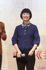 组图：韩雪遇裸男粉丝强抱 间接承认有男友