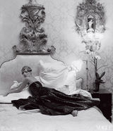 高清组图：超模凯特-莫斯宫廷装拍杂志大片