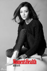 组图：车晓最新黑白写真 清新自然独有气质