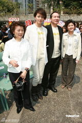 幻灯组图：梁咏琪任有机大使 称若结婚不会隐瞒