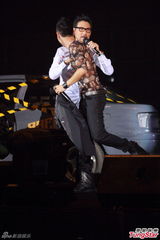 组图：关楚耀个唱邀张学友坐阵 遗撼谭咏麟未到