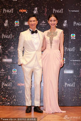 组图：张家辉得影帝手舞足蹈 章子怡卖萌扮奖杯