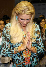 高清组图：帕丽斯-希尔顿亮相孟买商城珠光宝气