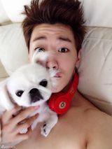 组图：众星欢乐拜大年 森碟可爱林依晨异国祝福