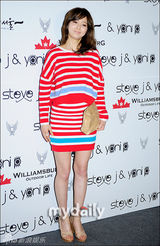 组图：具俊晔朴政珉等出席韩国首尔时装秀