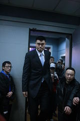 幻灯组图：姚明自曝女儿个头大 获赠真人版阿凡达