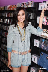 组图：陈法拉处女碟销量理想 望唱歌和演戏