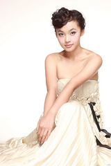 组图：张佳宁梦幻唯美写真清新脱俗