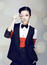 组图：马诺性格大片曝光 男女装扮出镜