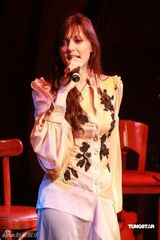 幻灯图集：西蒙娜-莫里纳尼香港开唱 声音唯美