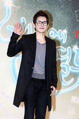 高清组图：众星出席韩剧《一年十二个男人》发布会