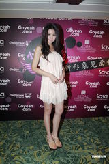 组图：周秀娜自曝从不主动结识男生 身边不乏追求者