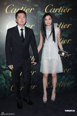 组图：林青霞典雅亮相活动 徐子淇白裙显高贵