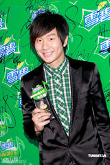 幻灯：雪碧榜周杰伦提携师妹不遗余力 周笔畅称霸