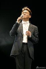 组图：姜育恒老照片曝光 文艺忧郁书卷气十足