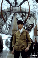 组图：吴奇隆亮相巴黎时装周抢足风头