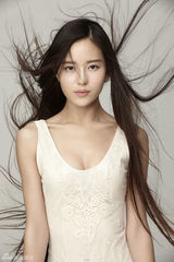 组图：温心个性时尚大片 展率真森女风