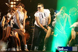组图：PSY首尔开唱 神曲《江南Style》引爆现场