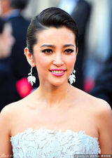 高清组图：李冰冰白色裹胸礼服优雅亮相